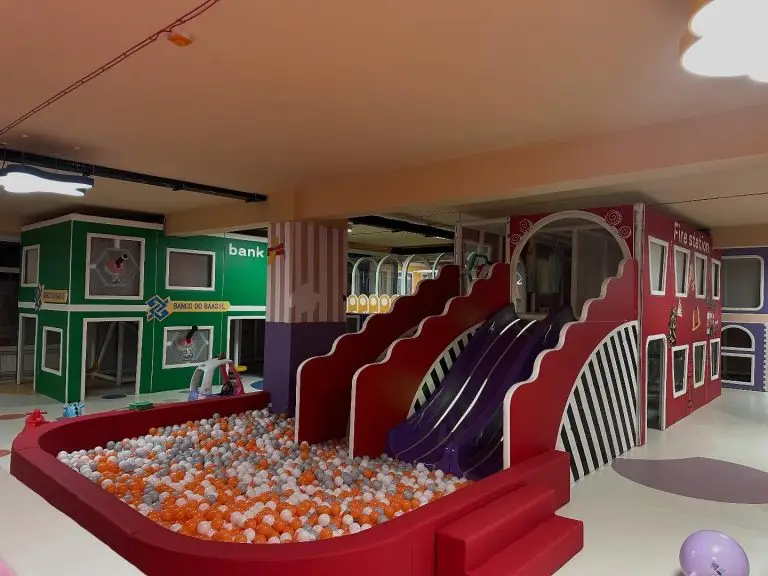 Nyíregyháza, Hungary: Custom Commercial Indoor Playground & Role-Play Mini City